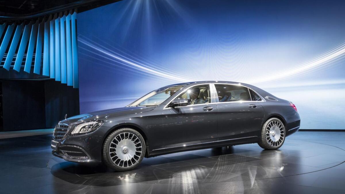 Mercedes-Benz' største modell, S-klasse, får ei midtlivsoppdatering med nye motorar og ein del tekniske oppgraderingar.