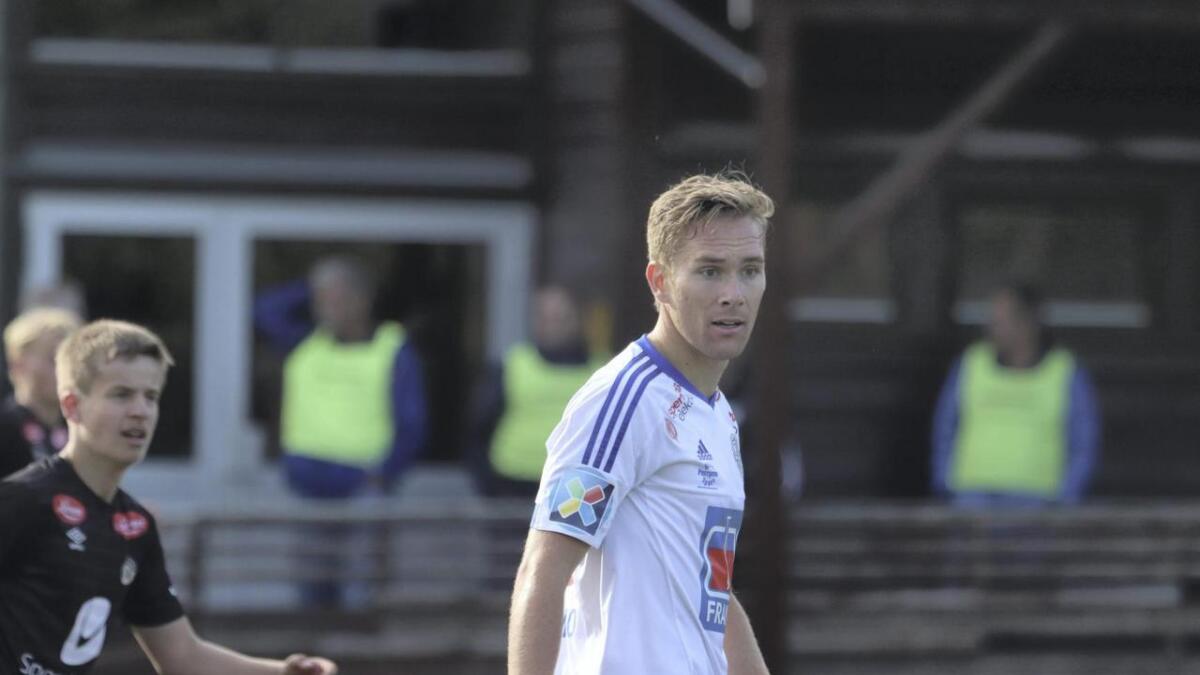 Klubb og spelar har to vidt forskjellige versjonar av hendingane og bakgrunnen for termineringa av kontrakten med Rune Åsheim Mo.