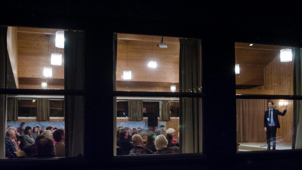 Partileiar Knut Arild Hareide i KrF trekte full sal i Kyrkjestugu i Hemsedal torsdag kveld.