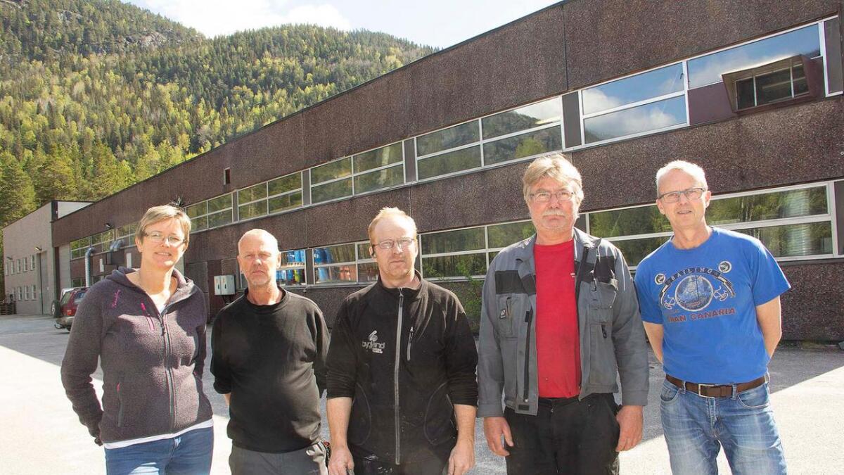 Ragnhild Sordal, Tom Byklum, Johan Edward Sundt, Vidar Guledsmedmoen og dagleg leiar Svein Arne Haugen.