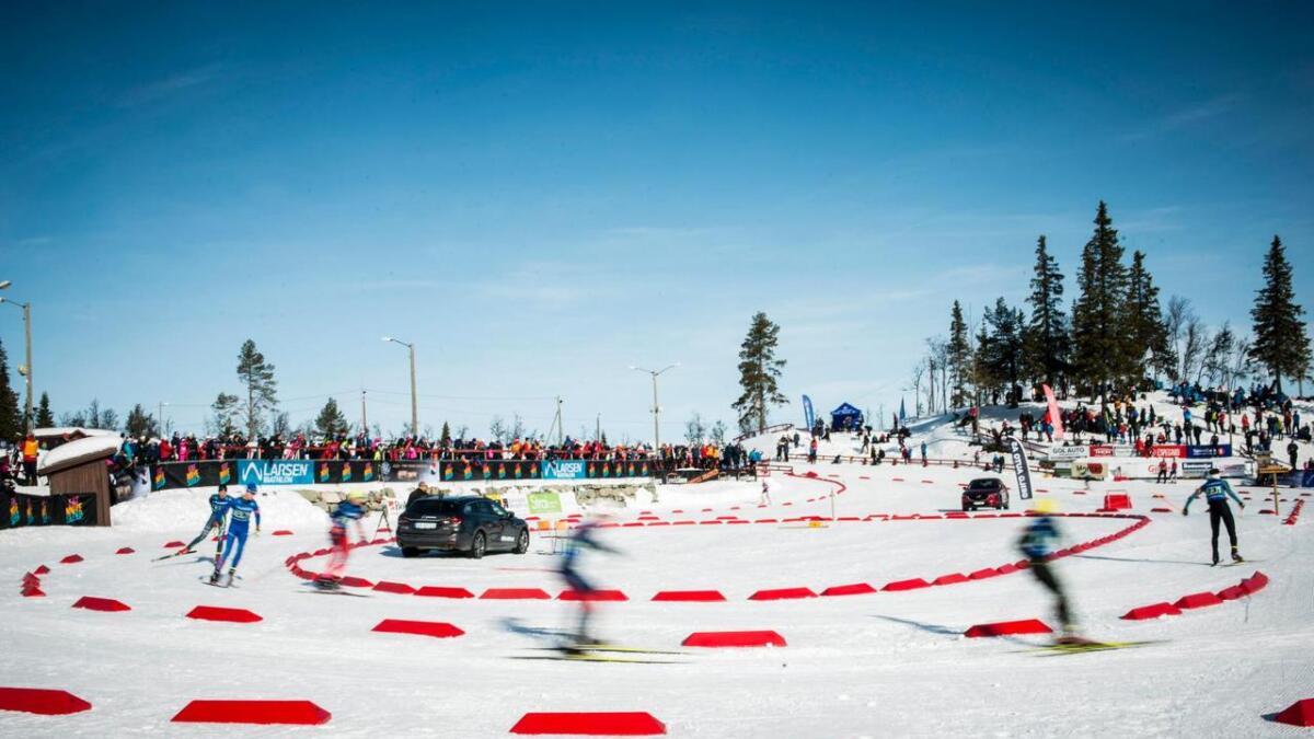Kring 1100 unge skiskyttarar deltek på Bama Liatoppen skiskyttarfestival i helga.