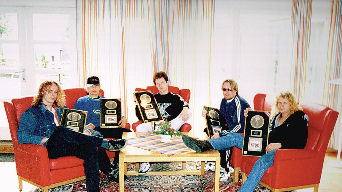 Oslo. Gerry, Stålull, Bob Kåre, Johnny og Dennis har fått gullplate for debutalbumet «100% Bullshit».