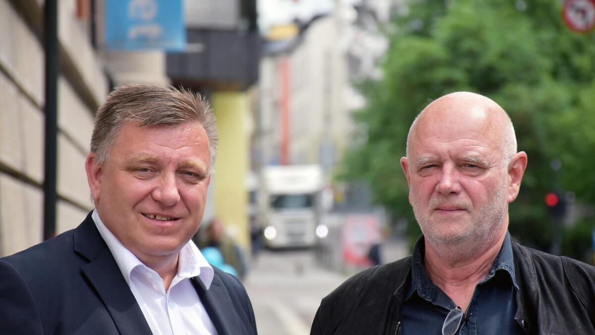 Geir A. Mo i Norges Lastebileier-Forbund og Lars M. Johnsen i Norsk Transportarbeiderforbund vil kontrollvarslinga til livs.