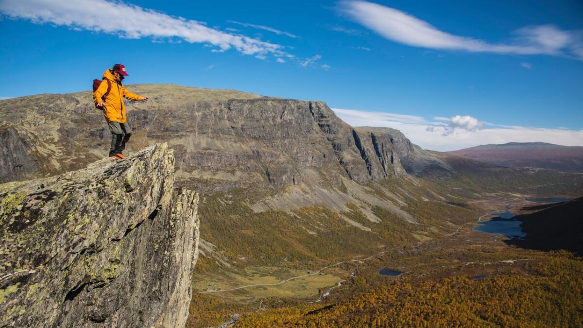 I løpet av det neste halvtanna året ønsker grunneigarane å utbetre stigen til klippa med utsikt over Hydalen.